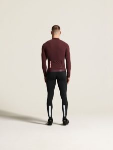 C17843-4820_Endur20Training20LS20Jersey20M_closeup3