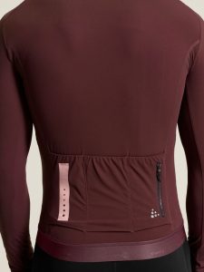 C17843-4820_Endur20Training20LS20Jersey20M_closeup9