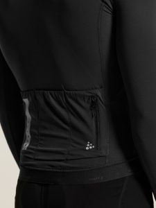 C17843-9990_Endur20Training20LS20Jersey20M_closeup10