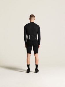 C17843-9990_Endur20Training20LS20Jersey20M_closeup3