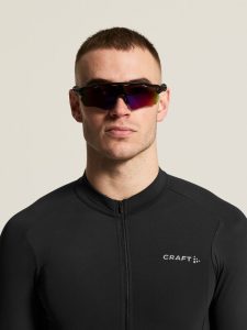 C17843-9990_Endur20Training20LS20Jersey20M_closeup5
