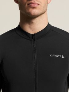 C17843-9990_Endur20Training20LS20Jersey20M_closeup6