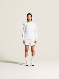 C17897-1000_Ability20Long20Sleeve20Hood20W_closeup1