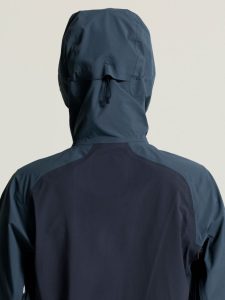 C17945-3853_Escape203L20Shell20Jacket20W_closeup10