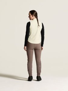 C17971-1050_Speed20FZ20Midlayer20Vest20W_closeup3