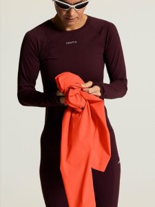 C17976-5770_Hypervent20Anorak20W_closeup9