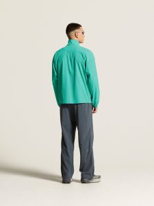 C17977-6420_Hypervent20Anorak20M_closeup3