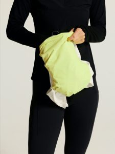 C17978-1050_Packable20Wind20Jacket20W_closeup25