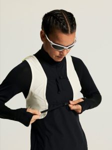 C17978-1050_Packable20Wind20Jacket20W_closeup29