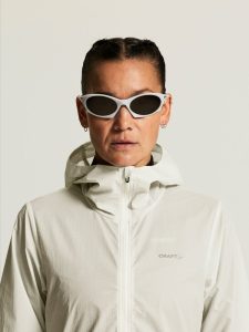 C17978-1050_Packable20Wind20Jacket20W_closeup5