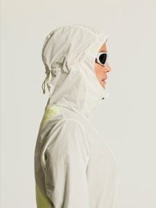 C17978-1050_Packable20Wind20Jacket20W_closeup9