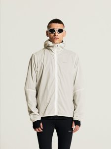 C17979-1050_Packable20Wind20Jacket20M_closeup4