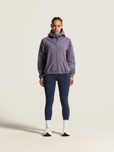 C17980-7630_Essence20Hydro20Jacket20220W_closeup1