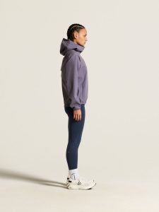 C17980-7630_Essence20Hydro20Jacket20220W_closeup2