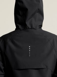 C17980-9990_Essence20Hydro20Jacket20220W_closeup9