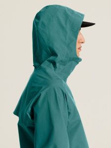 C17981-6670_Essence20Hydro20Jacket20220M_closeup10