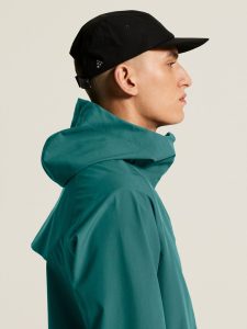 C17981-6670_Essence20Hydro20Jacket20220M_closeup7