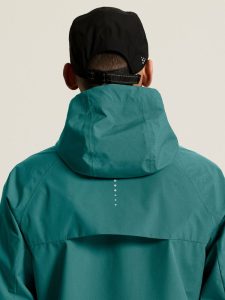 C17981-6670_Essence20Hydro20Jacket20220M_closeup8