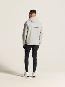 C17981-9220_Essence20Hydro20Jacket20220M_closeup3