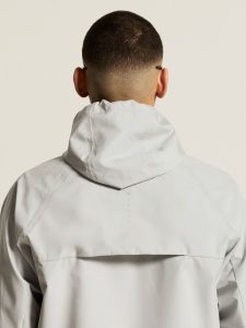 C17981-9220_Essence20Hydro20Jacket20220M_closeup8