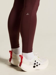 C17988-4820_Hypervent20Running20Tights20W_closeup8