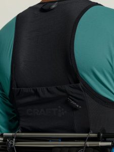 C17990-9990_Light20Hydration20Vest_closeup10