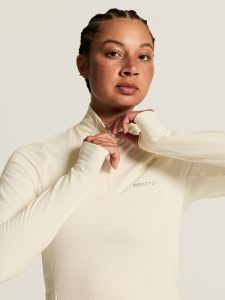 C17997-1050_Gain20Thermal20Midlayer20220W_closeup10