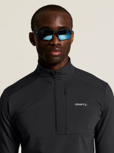 C17998-9990_Gain20Thermal20Midlayer20220M_closeup5