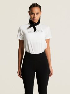 C18000-1000_Essence20Logo20Tee20220W_closeup4