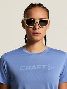 C18000-3170_Essence20Logo20Tee20220W_closeup5