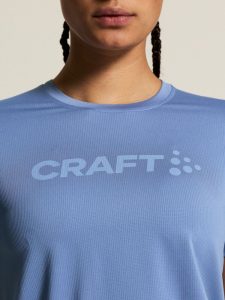 C18000-3170_Essence20Logo20Tee20220W_closeup6