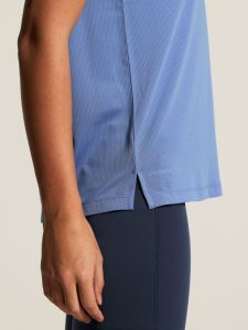 C18000-3170_Essence20Logo20Tee20220W_closeup9