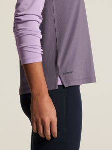 C18000-7630_Essence20Logo20Tee20220W_closeup8