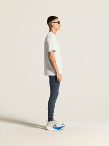C18001-1000_Essence20Logo20Tee20220M_closeup2