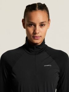C18098-9990_Wool20Wind20HZ20LS20W_closeup4