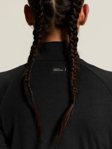 C18098-9990_Wool20Wind20HZ20LS20W_closeup8