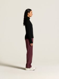 C18148-4820_Hypervent20Wind20Pant20W_closeup2