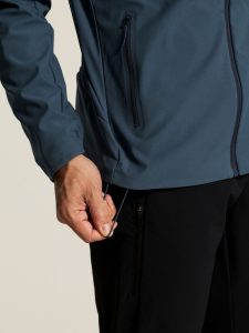 C18263-3850_Escape20Hood20Jacket20M_closeup11