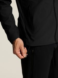C18263-9990_Escape20Hood20Jacket20M_closeup11
