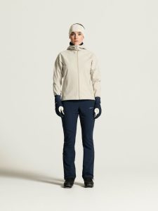 C18264-2140_Escape20Hood20Jacket20W_closeup1