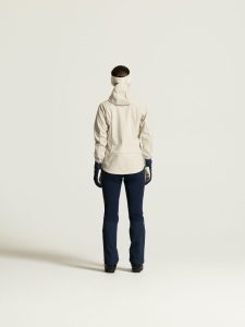 C18264-2140_Escape20Hood20Jacket20W_closeup3