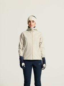 C18264-2140_Escape20Hood20Jacket20W_closeup4
