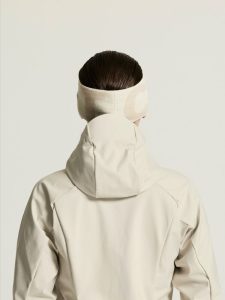 C18264-2140_Escape20Hood20Jacket20W_closeup7
