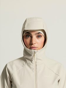 C18264-2140_Escape20Hood20Jacket20W_closeup8