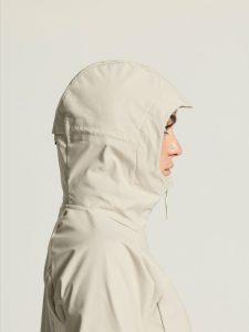 C18264-2140_Escape20Hood20Jacket20W_closeup9