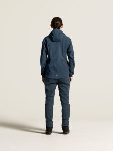 C18264-3850_Escape20Hood20Jacket20W_closeup3