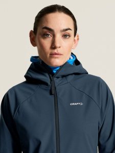 C18264-3850_Escape20Hood20Jacket20W_closeup5
